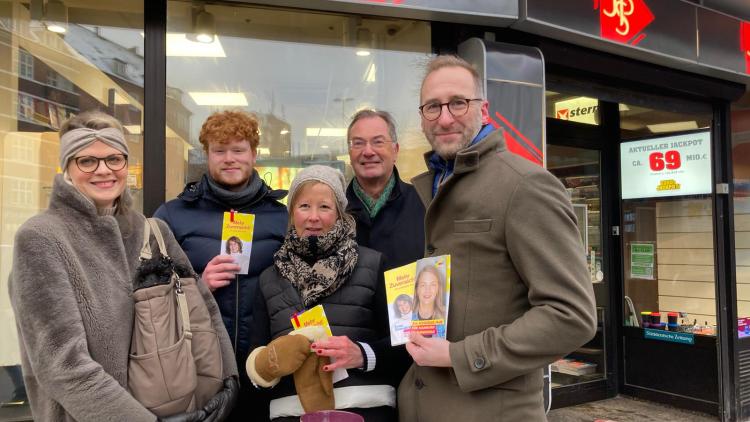 FDP Eppendorf-Winterhude im Wahlkampf am Info-Stand